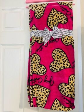 Juicy Couture Pink Leopard hearts Plush Throw Size 50x60 BNWT
